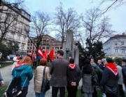 Kranzniederlegung am 12. März 2024 beim Denkmal der Opferverbände am Linzer Bernaschekplatz.
