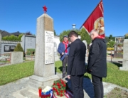 Gedenken am sowjetischen Ehrenmal am Friedhof in Perg